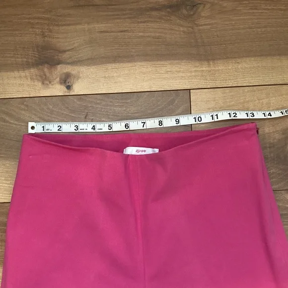NWT Leggiadro pink side zip Capri pants. Size 6 - Picture 4 of 8